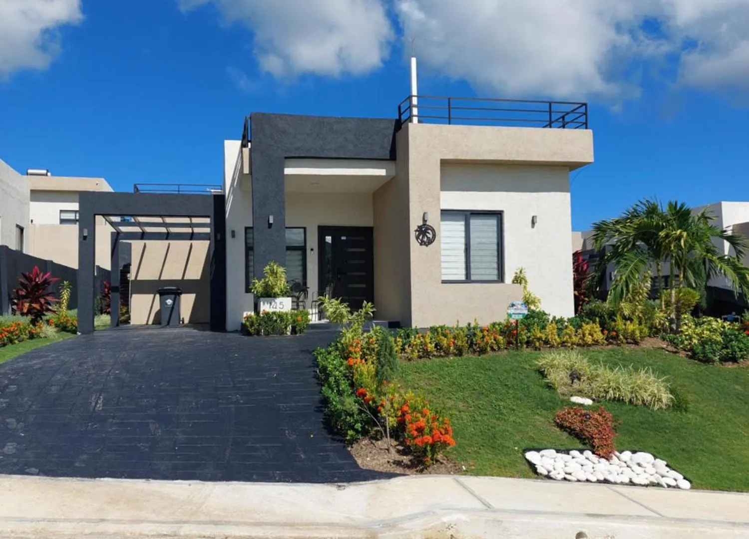 Pyramid Joy, 2 Bedroom Villa, Ocho Rios, Jamaica Holiday home